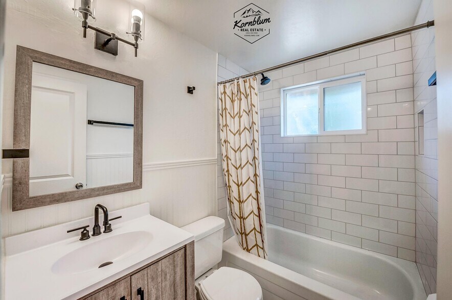 Building Photo - 2246 N Franklin St