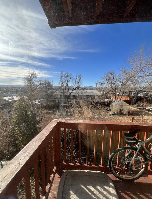 Building Photo - 3234 W Girard Ave