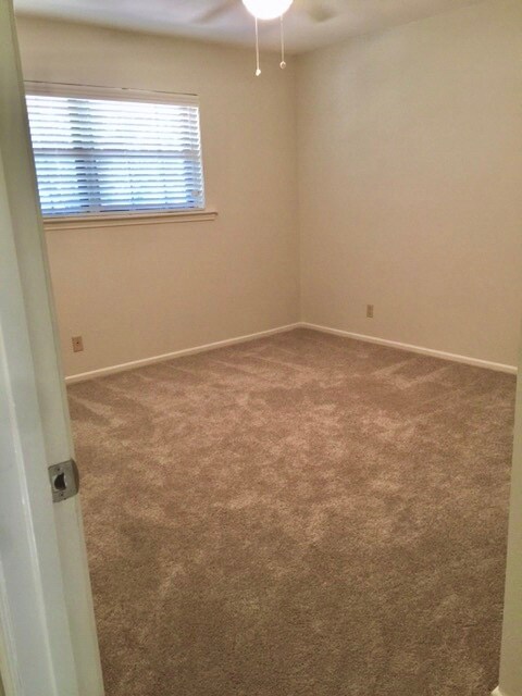 Upstairs Bedrom - 6106 Vance Jackson Rd