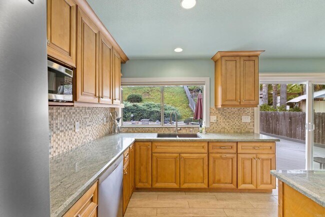 Building Photo - 4866 Park Dr
