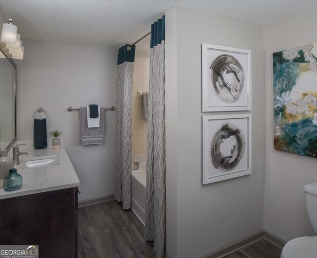 Building Photo - 960 East Paces Ferry Rd NE