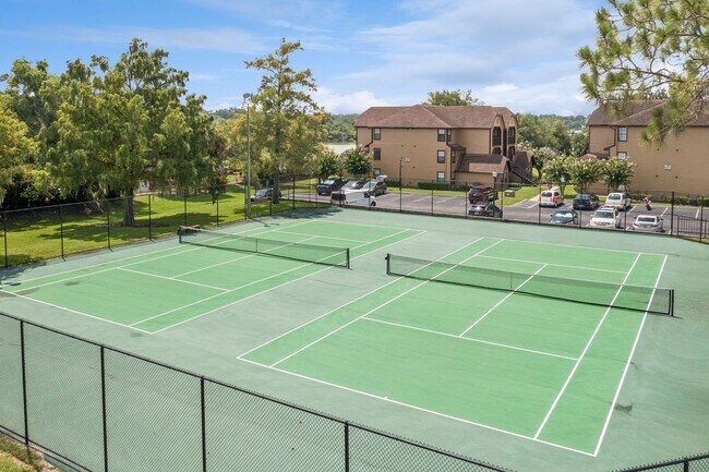 Building Photo - 1/1 Condo in Gated Lakefront Community of Altamonte Springs!