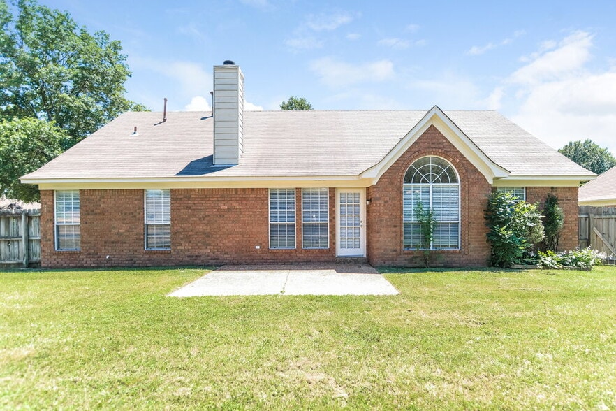 Building Photo - 6664 Laurel Valley Dr