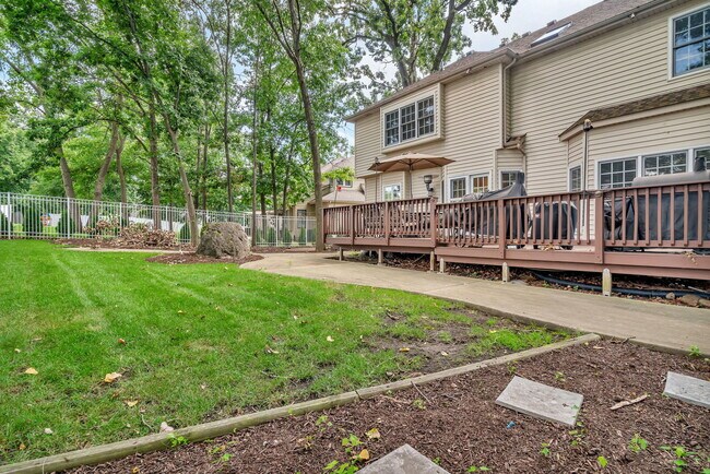 Building Photo - 745 Feather Sound Dr