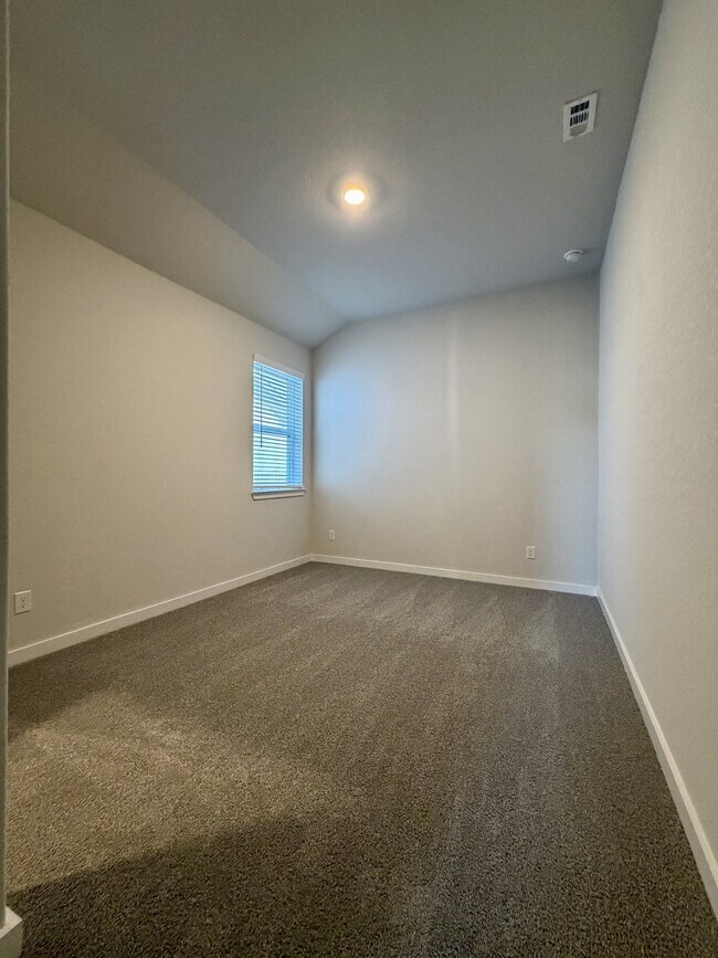 Building Photo - 14427 Inspiration Pt