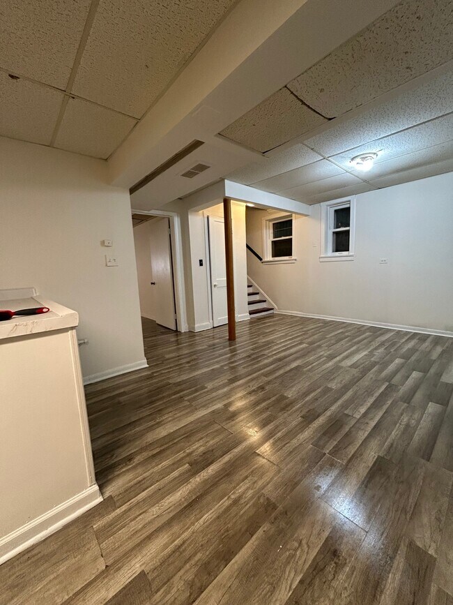 Building Photo - 5710 N Rockwell St