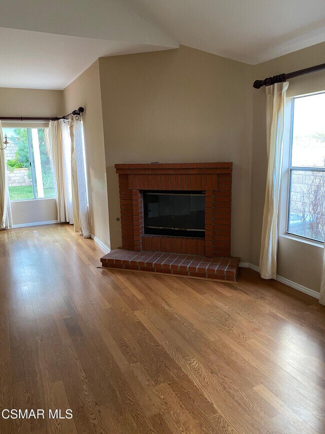 Building Photo - 3014 Sleepy Hollow St