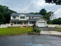 Building Photo - 7 Iris Ave