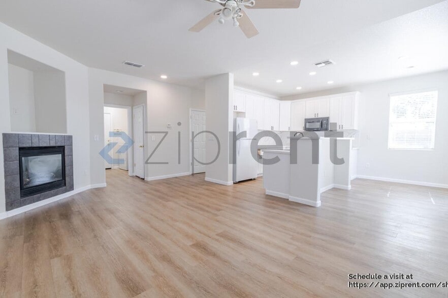 Building Photo - 3301 Myna Way