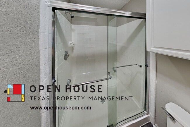 Building Photo - 2324 Weyborn Dr Arlington