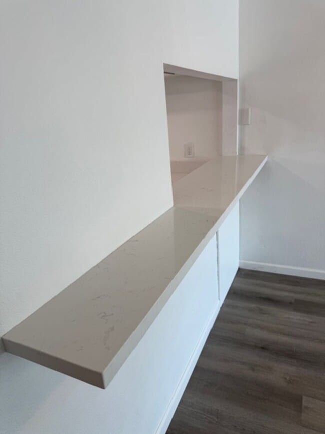 Building Photo - 680 Chorro St