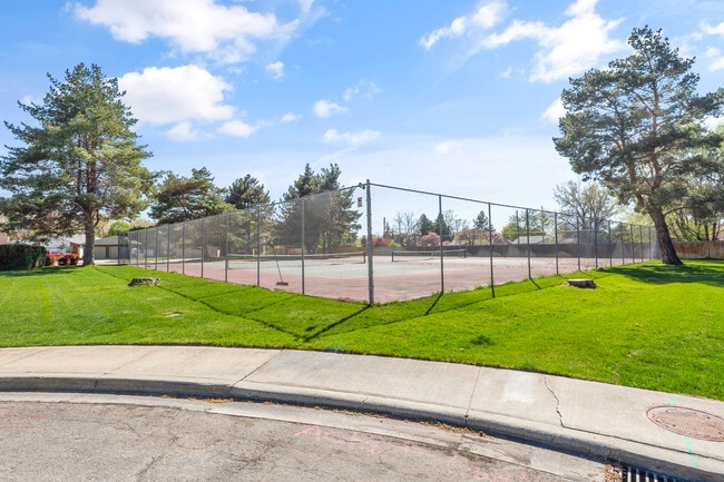 Building Photo - 10490 W Wildrose Ct