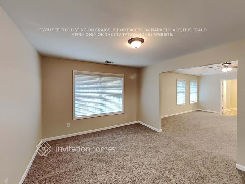 Building Photo - 169 Hawthorn Dr