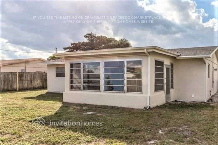 Building Photo - 1270 SW 7th Ave