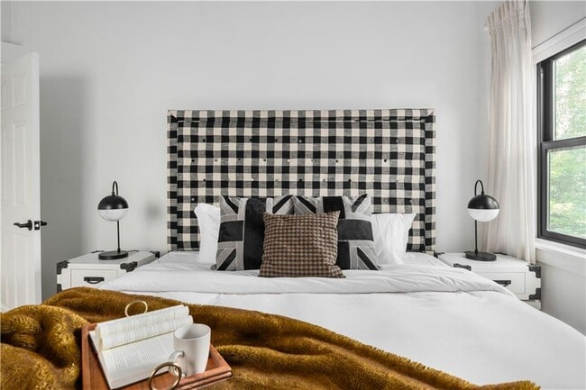 Building Photo - 119 Ashland Dr NE