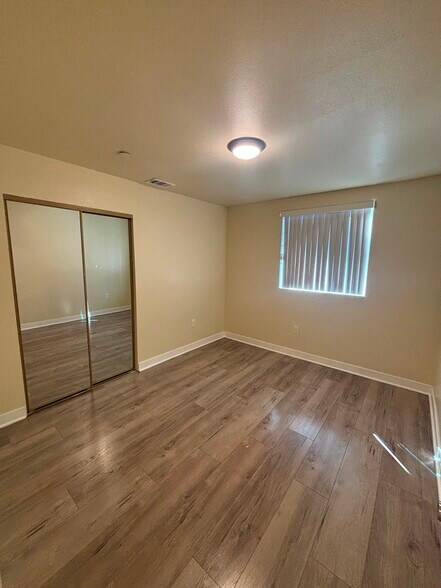 Building Photo - 457 E 30th St