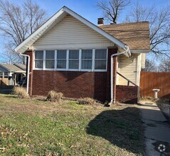 Building Photo - 3 Bedroom House in Wood River IL