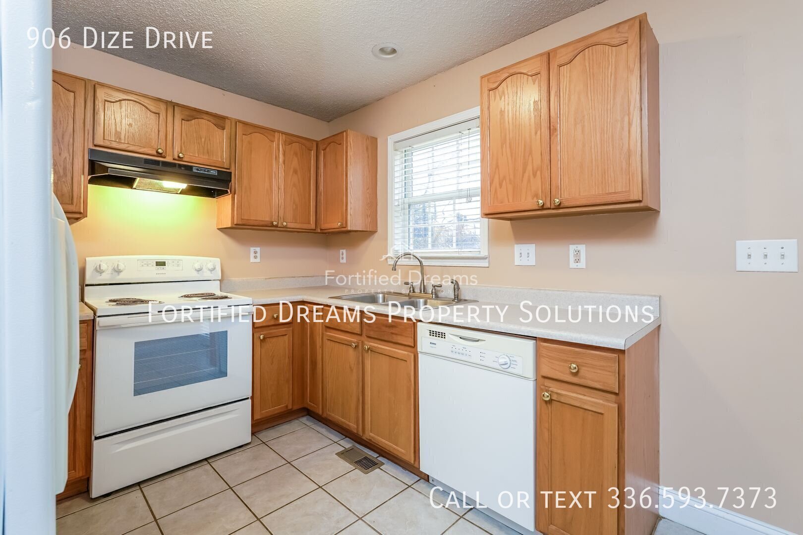 Building Photo - 906 Dize Dr