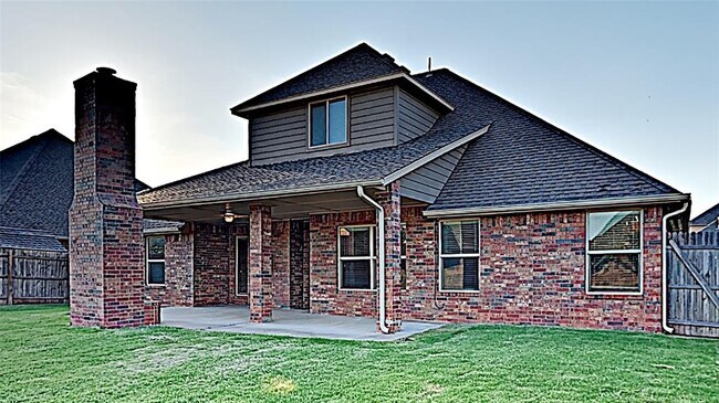 Building Photo - 13532 Gentry Dr