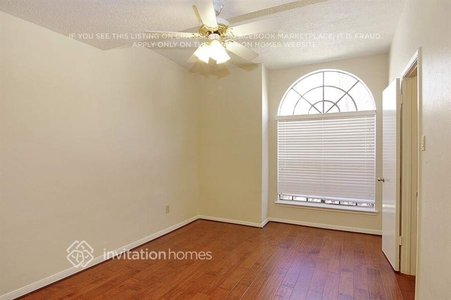 Building Photo - 14635 S Hearthstone Green Dr