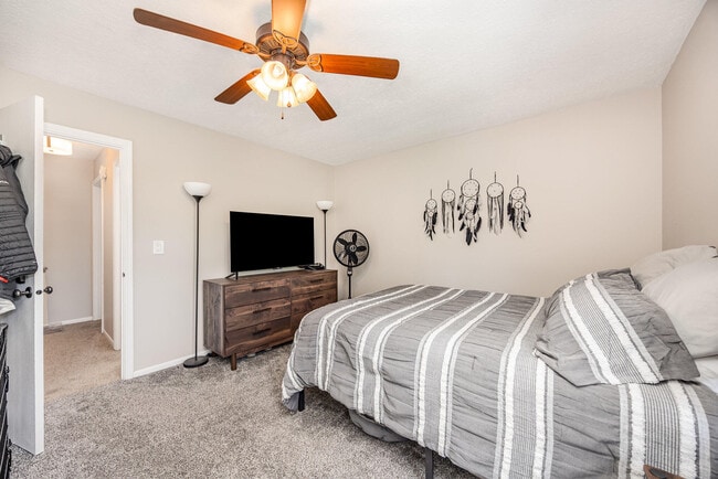 Building Photo - 6307 Cliffside Dr