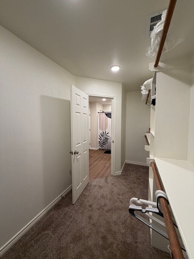 Building Photo - 1416 Bajada Street