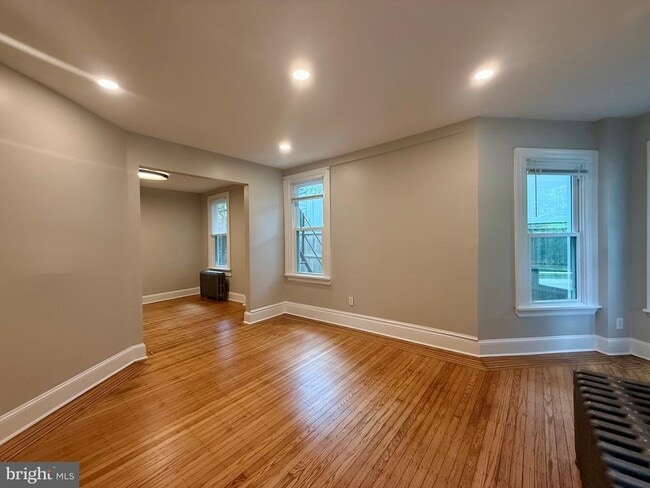 Building Photo - 2602 W 18th St