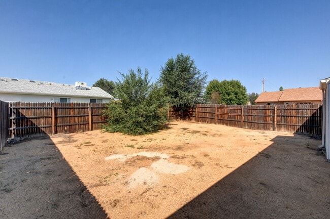 Building Photo - 6284 N Buckboard Dr