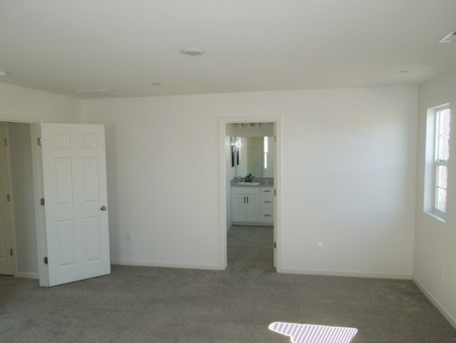 Building Photo - 8785 Sheldon Terrace Ln