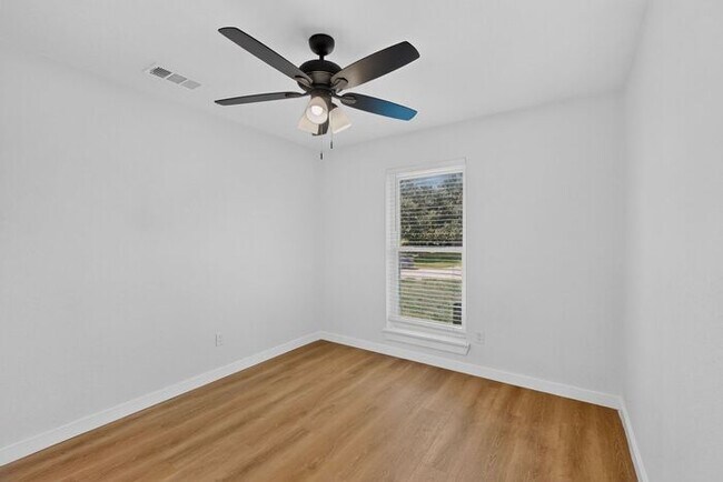 Building Photo - Gem In Flower Mound Waiting On You!!!
