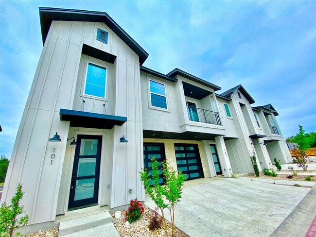 Building Photo - 12001 Vista Parke Dr