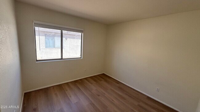 Building Photo - 15932 W Lundberg St