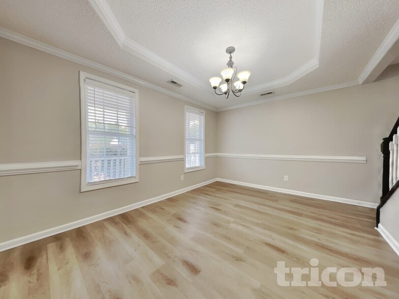 Building Photo - 226 Linden Rd