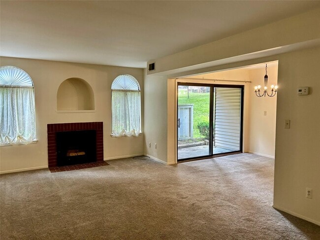 Building Photo - 108 Pine Hollow Way