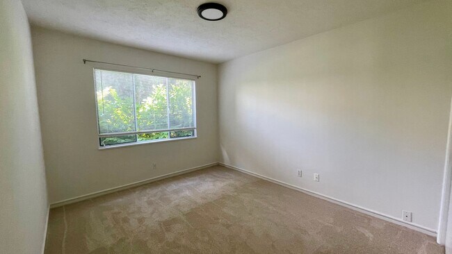 Building Photo - 3608 Bickerstaff Rd