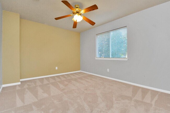 Building Photo - 20210 Black Canyon Dr