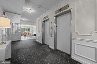 Building Photo - 1301 N Harrison St