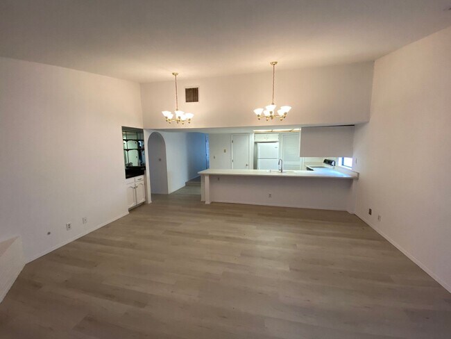 Building Photo - 5201 Sweetwater Dr NW