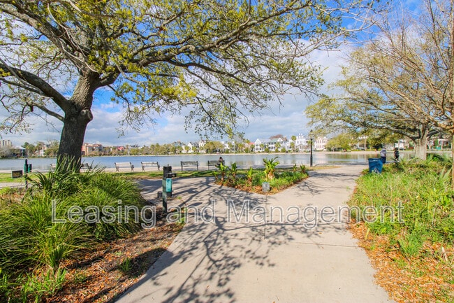 Building Photo - 25 Ashley Ave