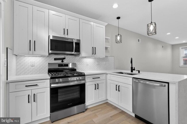 Building Photo - 2138 E Albert St