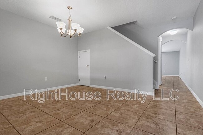 Building Photo - 260 Carina Cir