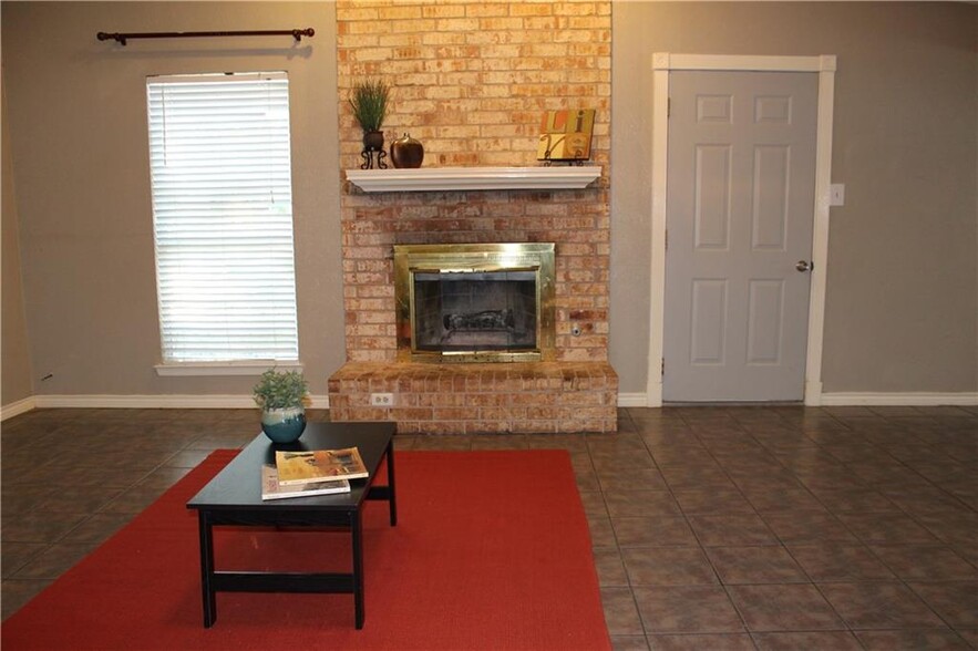 Building Photo - 1702 Goodson Ln