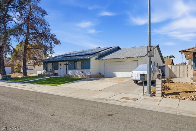 Building Photo - 4561 Paseo El Rio Dr