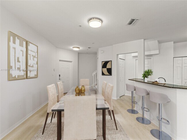 Building Photo - 8800 NW 107 Ct