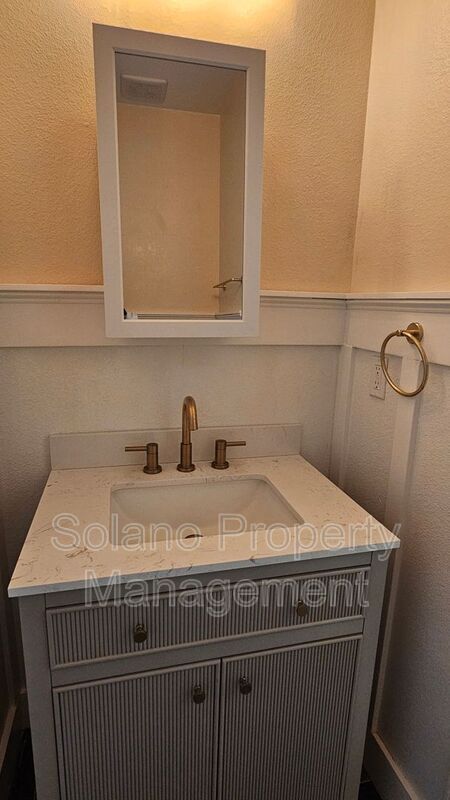 Building Photo - 1205 Niemann St