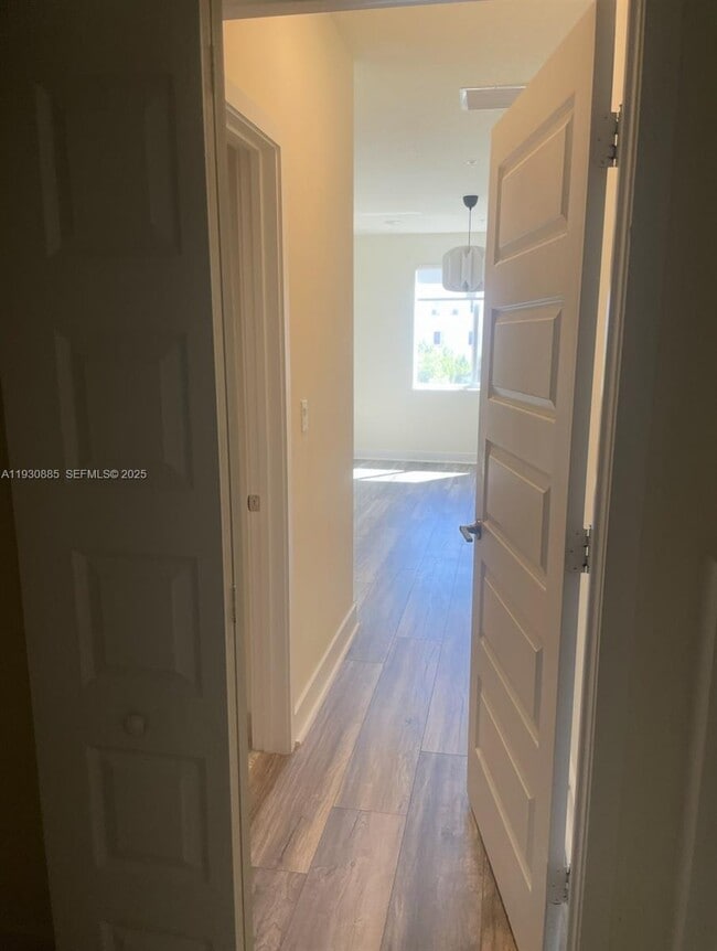 Building Photo - 6455 NW 103rd Pl