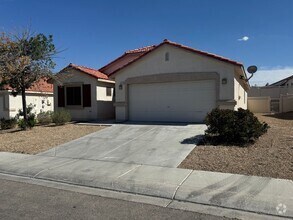 Building Photo - 1 story home, 3 bedrooms, 2 bathrooms, 2 c...