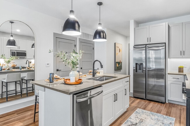 Building Photo - ELLISON COOL SPRINGS