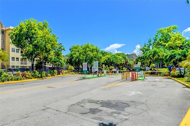 Building Photo - 8353 Lake Dr