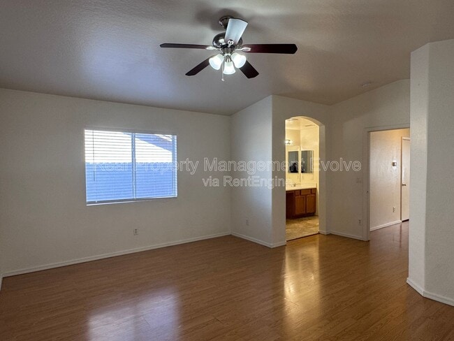 Building Photo - 3734 W Oregon Ave